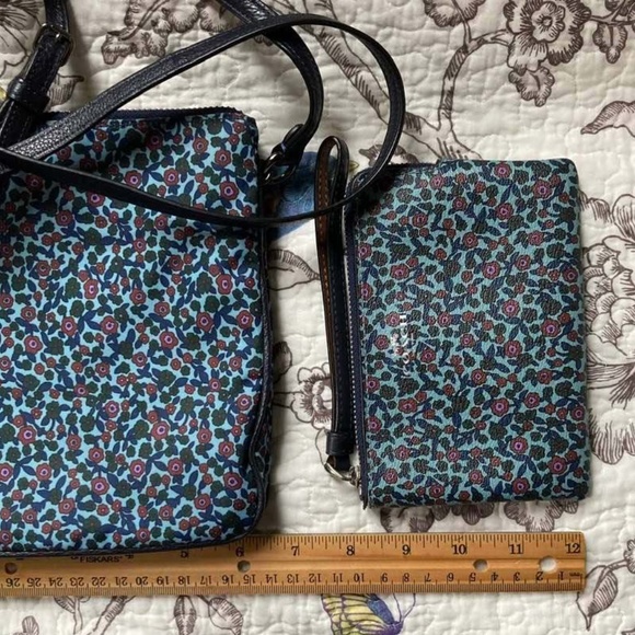 Coach Nylon Blue Floral Bag With Matching Leather Wristlet - Picture 14 of 16